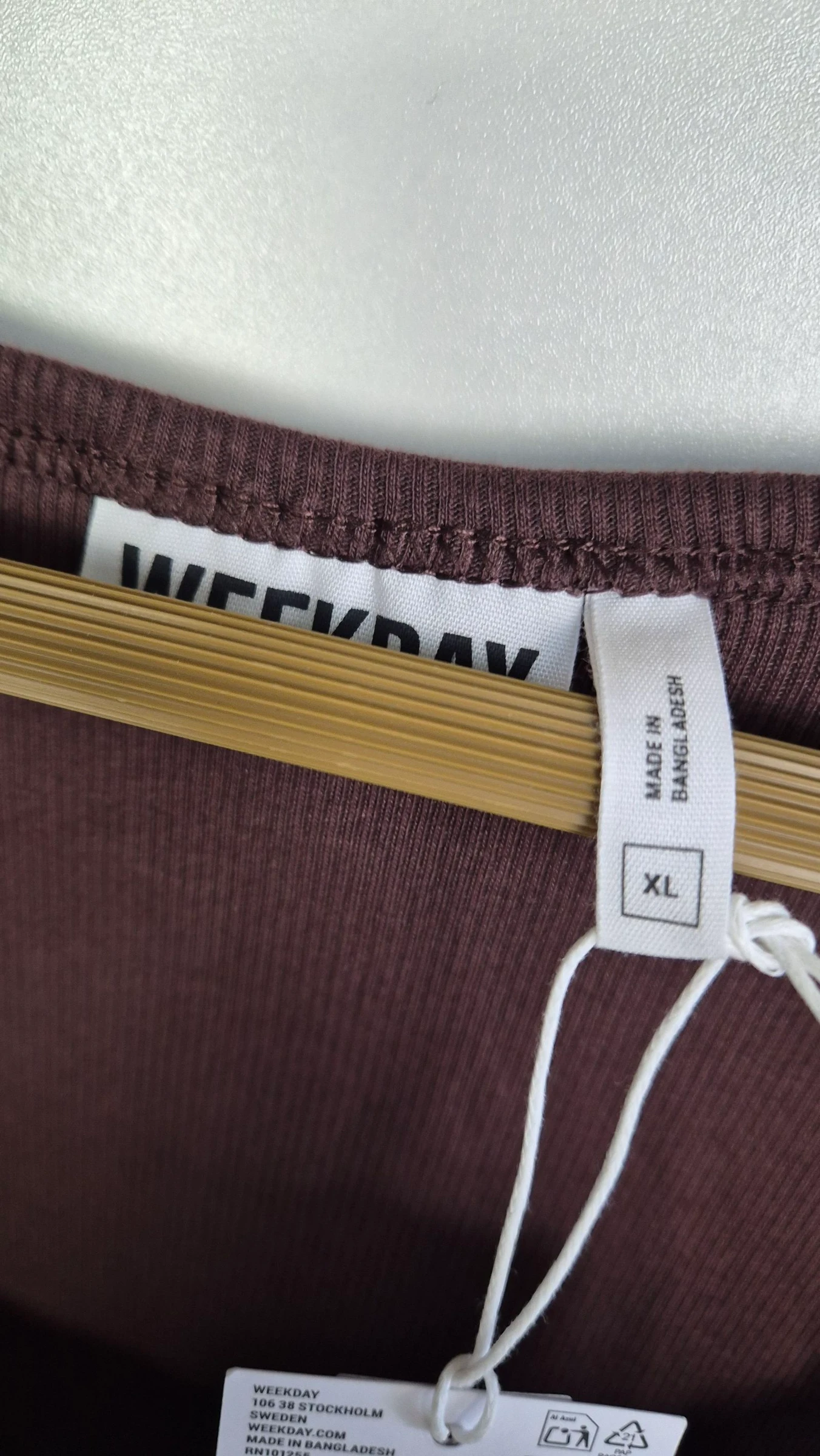 Camiseta de tirantes acanalada marrón de Weekday para mujer talla XL – photo 3